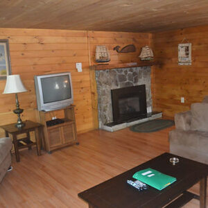 The Lakefront #4 - 2 Bedrooms/Occupies 5