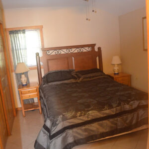 The Lakefront #3 - 2 Bedrooms/Occupies 5
